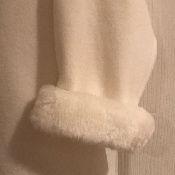 Girls special occasion coat, size 6 - Picture 4 of 5